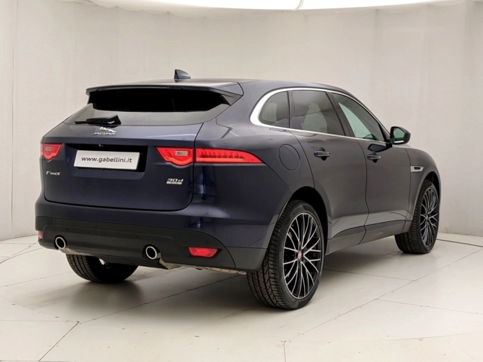 img-3 Jaguar F-Pace Jaguar U1280126