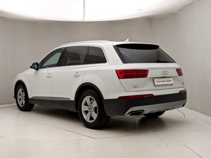 img-3 Audi Q7 Audi U1282016