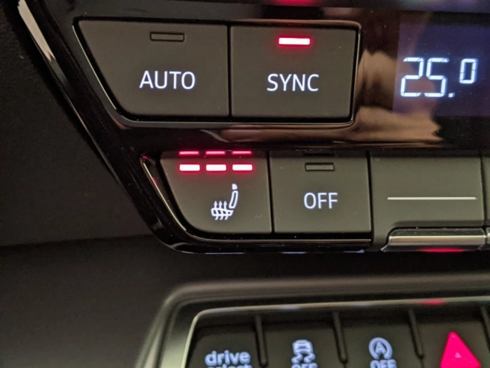 Audi Audi RS3 Spb    qu  2,5    L5  294      DSG MY 25