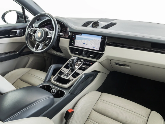 img-3 Porsche Cayenne Porsche U1282752