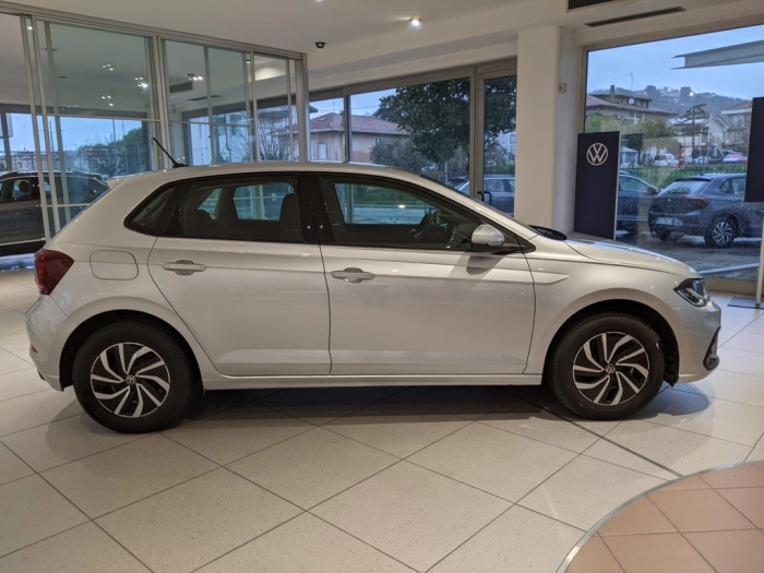 img-2 Volkswagen Polo Volkswagen U1283449