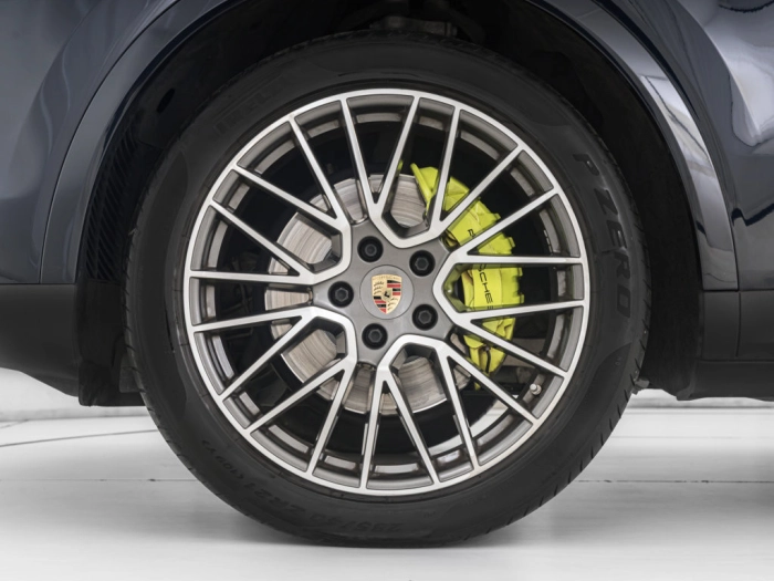 img-4 Porsche Cayenne Porsche U1282752