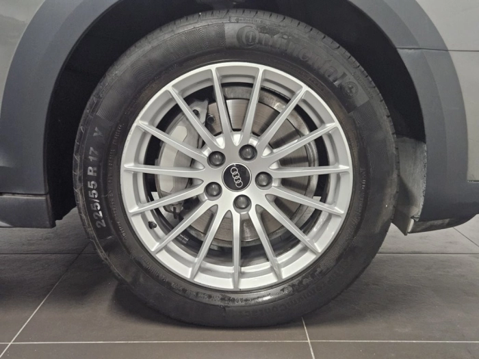 img-4 Audi A4 Audi U1282470