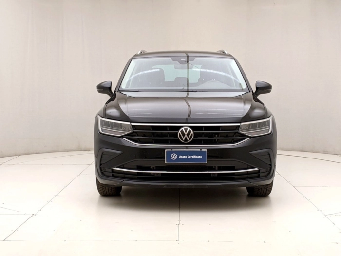 img-1 Volkswagen Tiguan Volkswagen U1282452