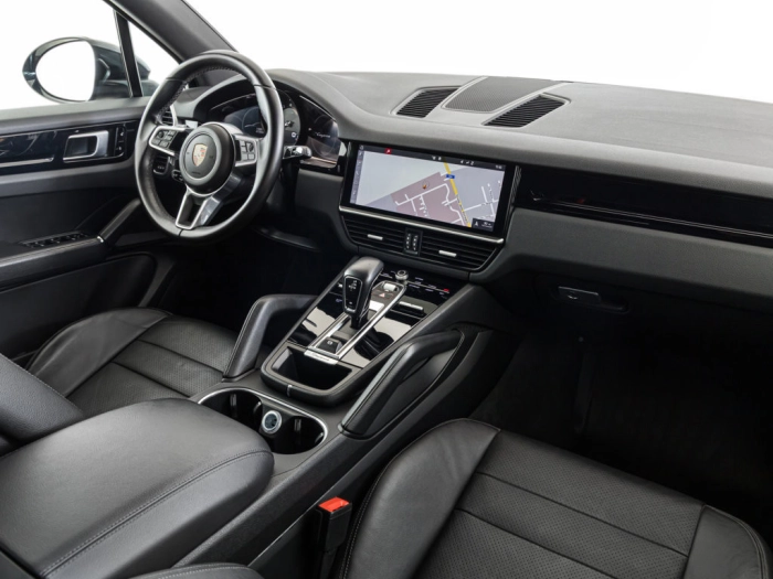 img-3 Porsche Cayenne Porsche U1282561