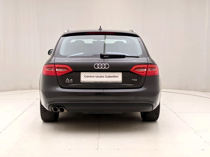 img-4 Audi A4 Audi U1282488