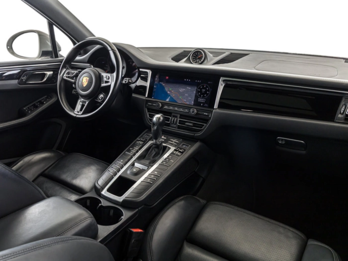 img-3 Porsche Macan Porsche U1282159