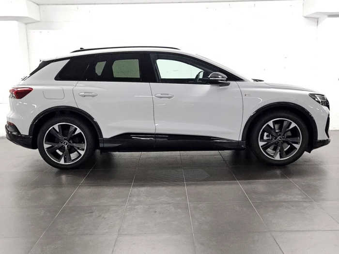 img-2 Audi Q4 Audi N1245113