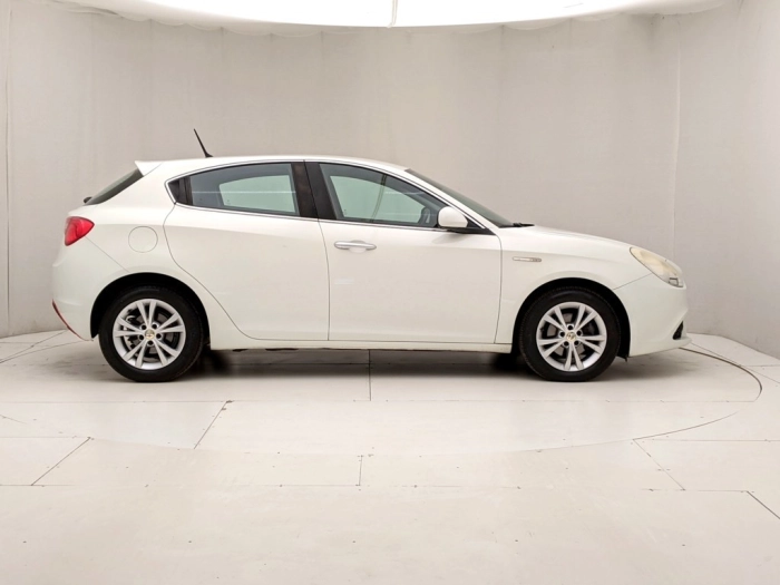 img-2 Alfa romeo Giulietta Alfa romeo U1281894
