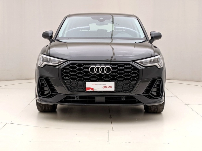 img-1 Audi Q3 Audi U1282414