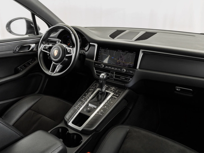 img-3 Porsche Macan Porsche U1279100