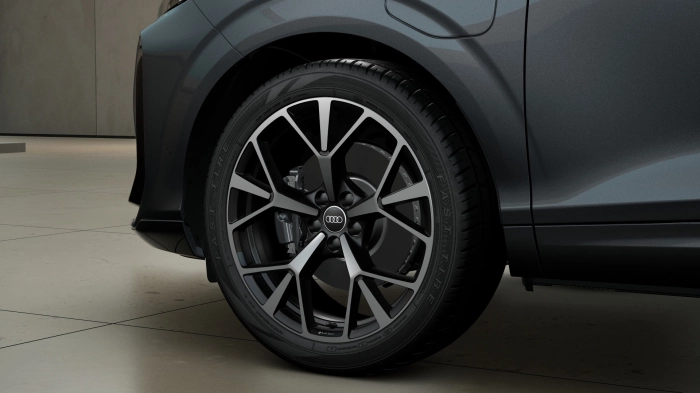 Audi Q3 Q3 Sb    PHEV1,5  L4200    DSG