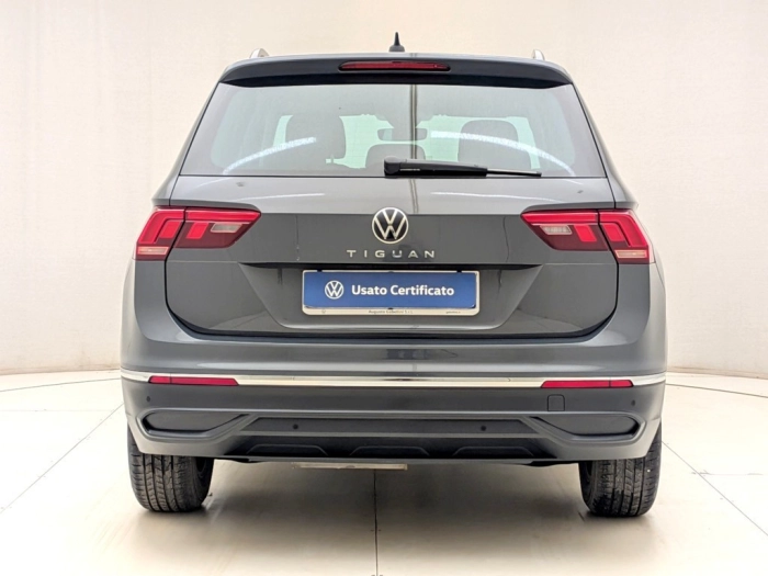 img-4 Volkswagen Tiguan Volkswagen U1283390