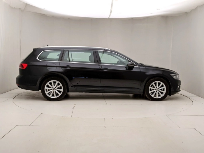 img-1 Volkswagen Passat Volkswagen U1282228