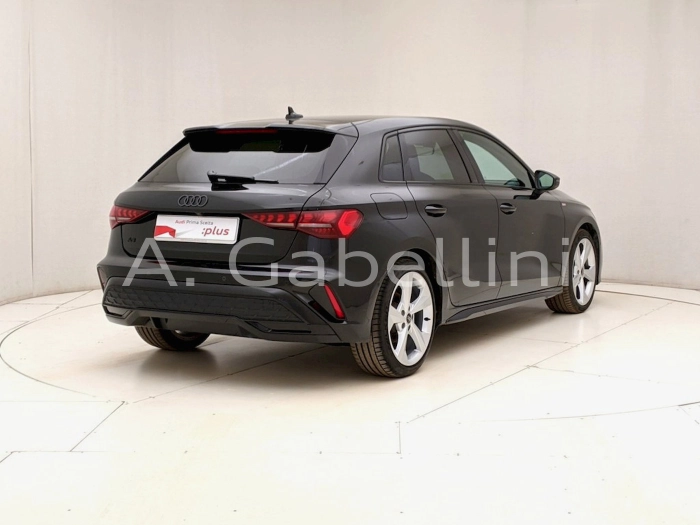 img-3 Audi Audi Audi U1283481