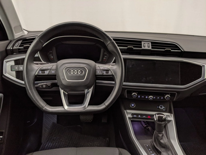img-3 Audi Q3 Audi U1279645