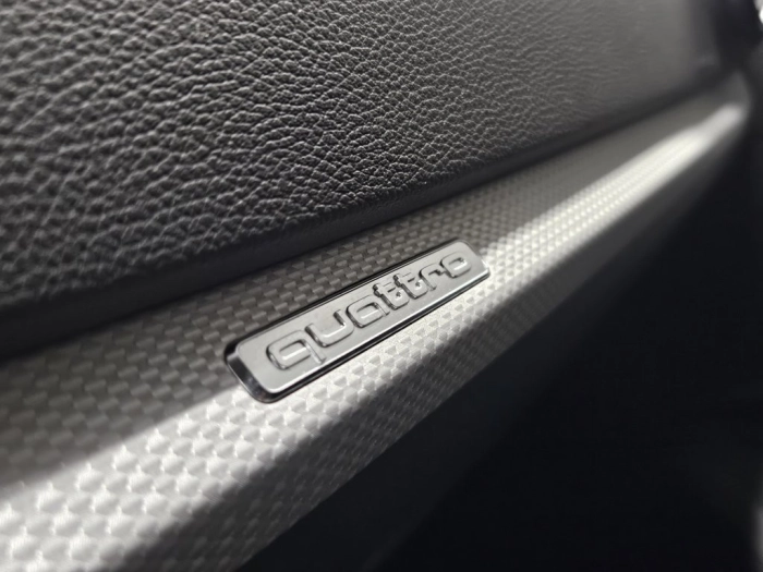 Audi Q2 Q2 35 TDI quattro S tronic Identity Black