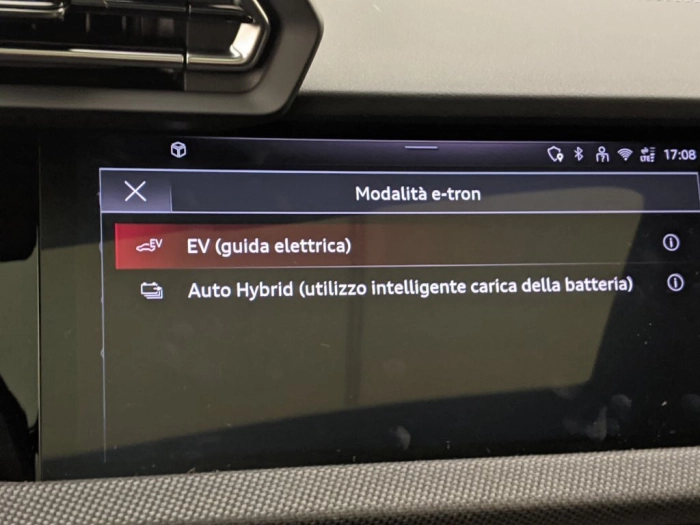 Audi Audi A3 e-tron      1,5    L4  200      DSG MY 25