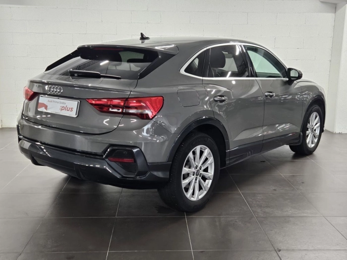 img-1 Audi Q3 Audi U1282316