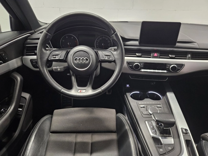img-3 Audi A4 Audi U1281417