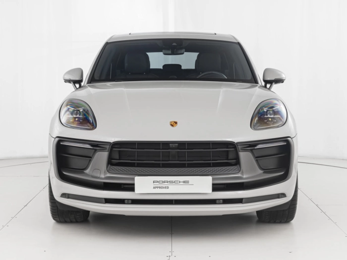 img-1 Porsche Macan Porsche U1283221
