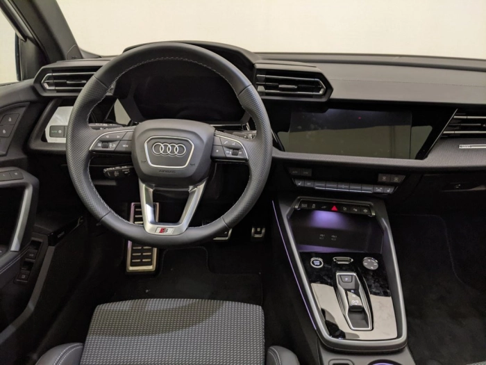 Audi Audi A3 e-tron      1,5    L4  200      DSG MY 25