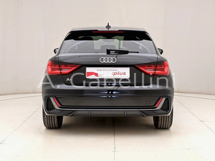 img-4 Audi A1 Audi U1283270