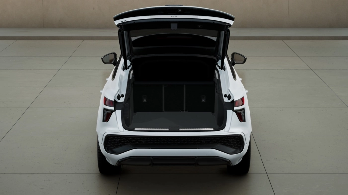 Audi Q3 Q3 Sb    PHEV1,5  L4200    DSG