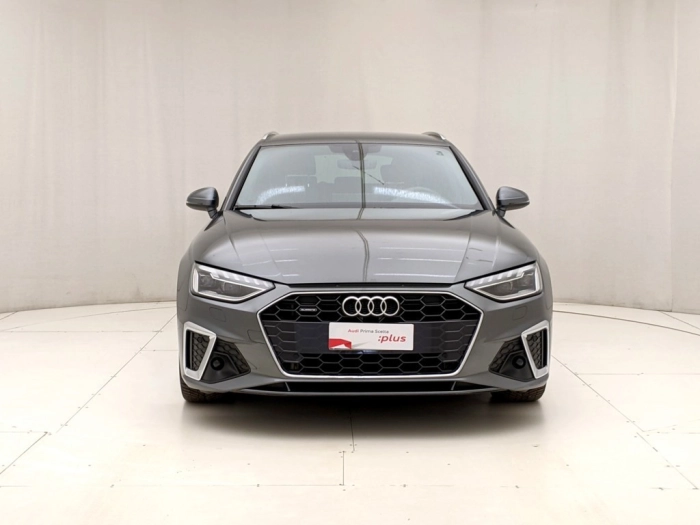 img-1 Audi A4 Audi U1282875