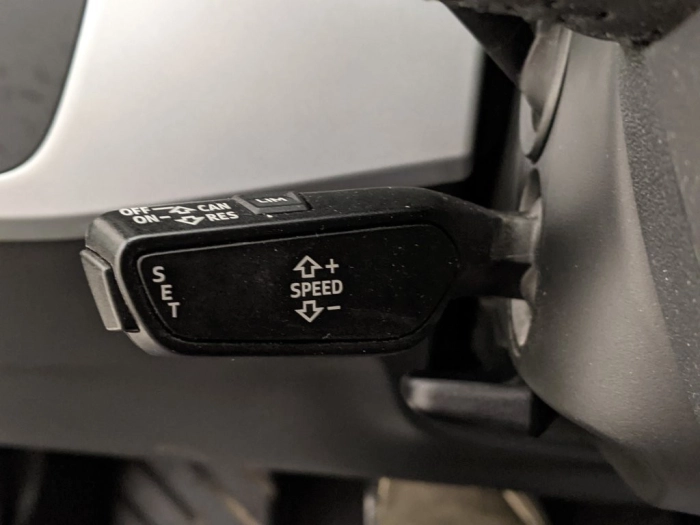 img-4 Audi A4 Audi U1281861