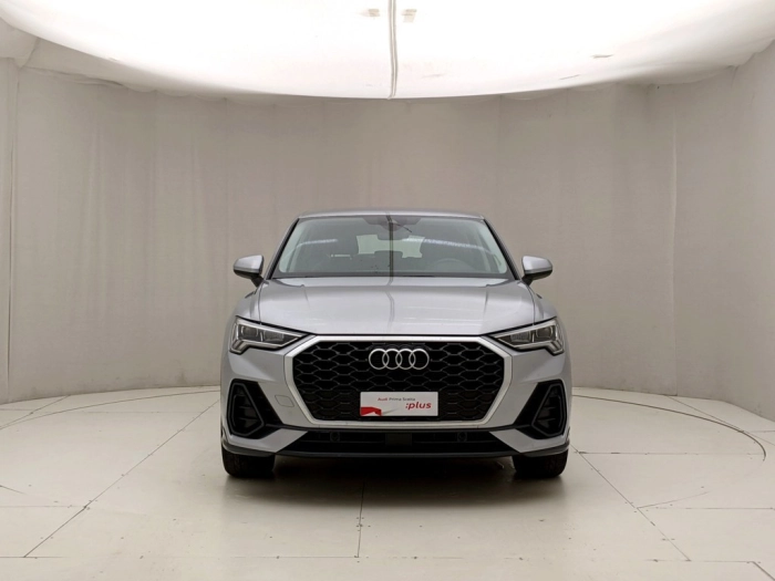 img-1 Audi Q3 Audi U1281590