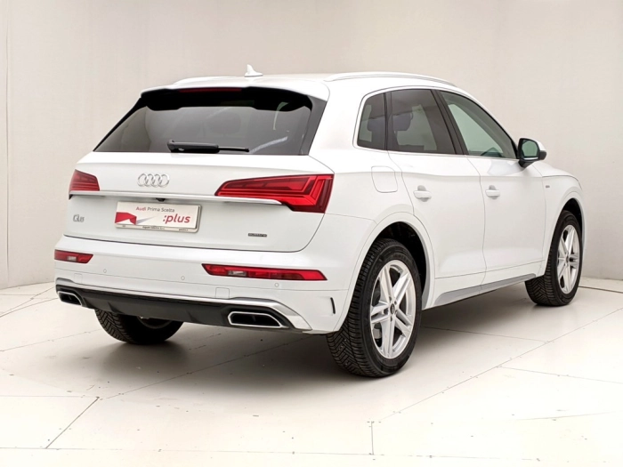 img-1 Audi Q5 Audi U1279846