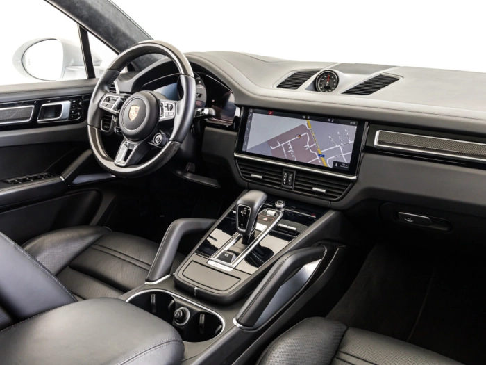 img-3 Porsche Cayenne Porsche U1277068