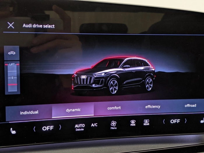 Audi Q6 Audi Q6 SUV e-tron quattro 285 kW MY 24