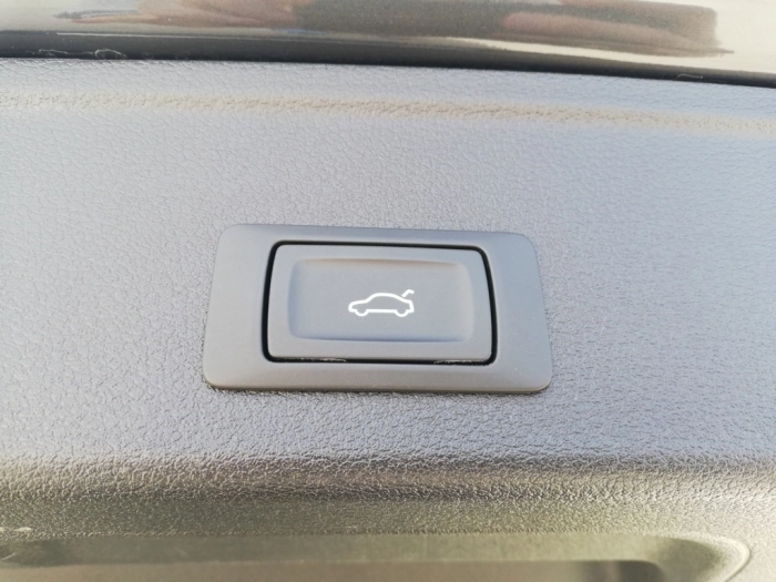 img-4 Audi A4 Audi U1279656