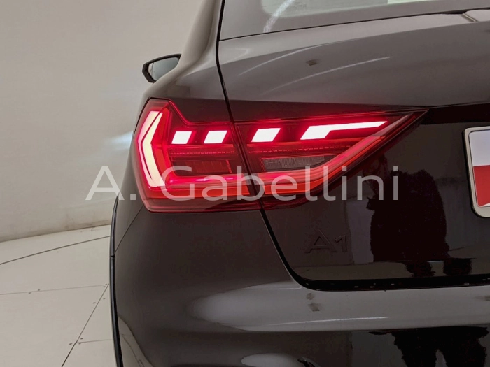 Audi A1 A1 allstreet 30 TFSI S tronic Identity Contrast