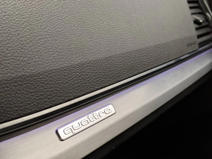 Audi Q5 Audi Q5  S line plus 40 TDI quattro 150(204) kW(PS) S tronic