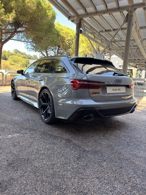 Audi A6 RS6 Avant q  4,0  V8463    A8 MY 25