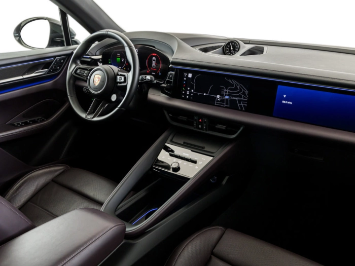 img-3 Porsche MACAN Porsche N1245383
