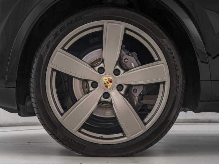 img-4 Porsche Cayenne Porsche U1281636