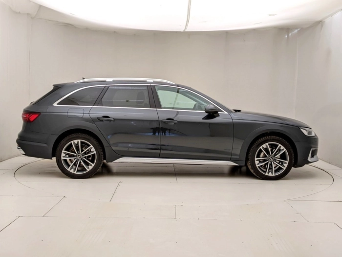 img-2 Audi A4 Audi U1283136