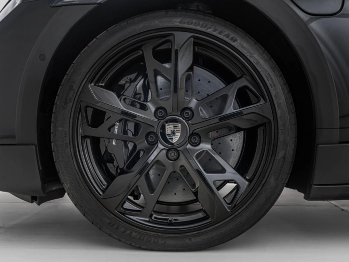 img-4 Porsche Taycan Porsche N1244836