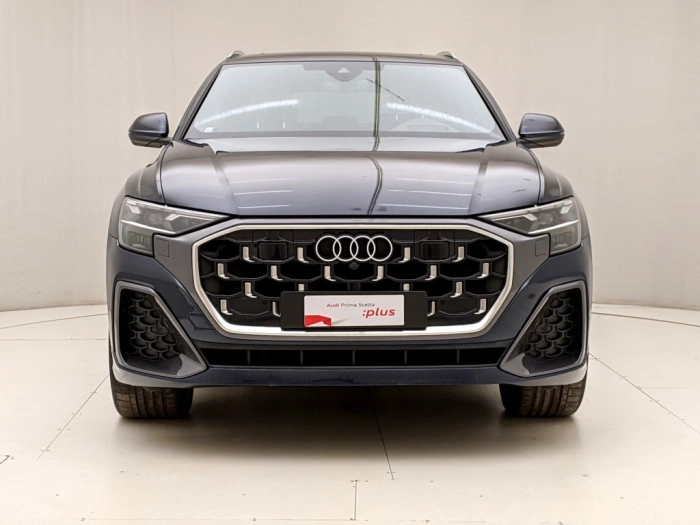img-1 Audi Q8 Audi U1283240