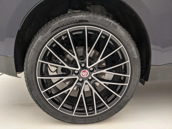 Jaguar F-Pace F-Pace 3.0 D V6 300 CV AWD aut. Prestige