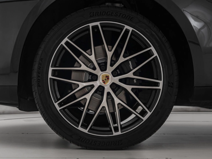 img-4 Porsche Macan Porsche U1282087