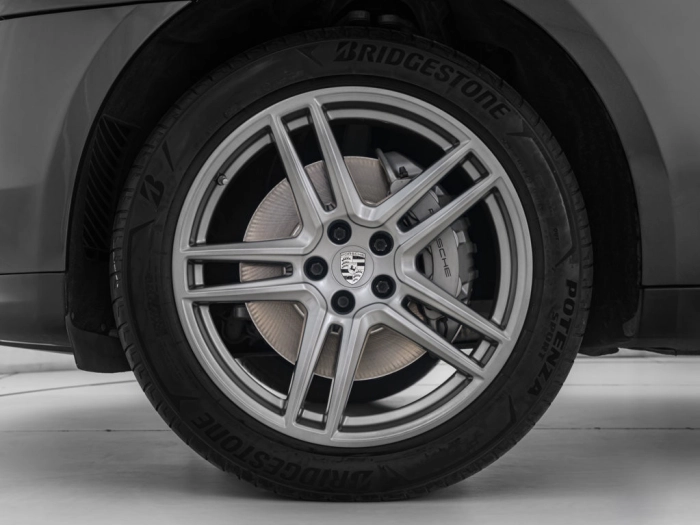 img-4 Porsche Macan Porsche U1282516