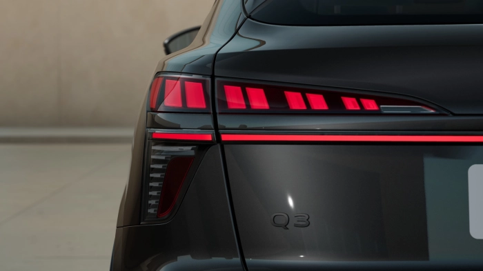 Audi Q3 Q3 Sb    PHEV1,5  L4200    DSG