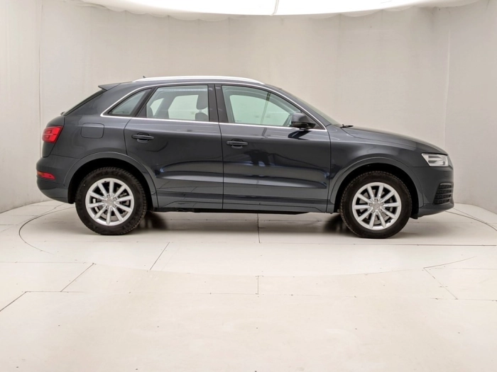 img-2 Audi Q3 Audi U1281135