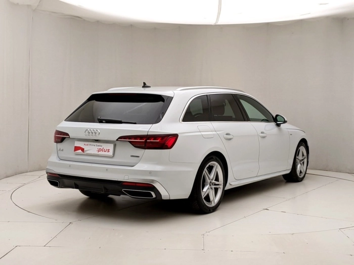 img-3 Audi A4 Audi U1282370