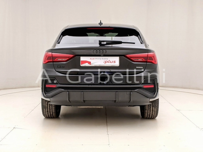 img-4 Audi Q3 Audi U1283404